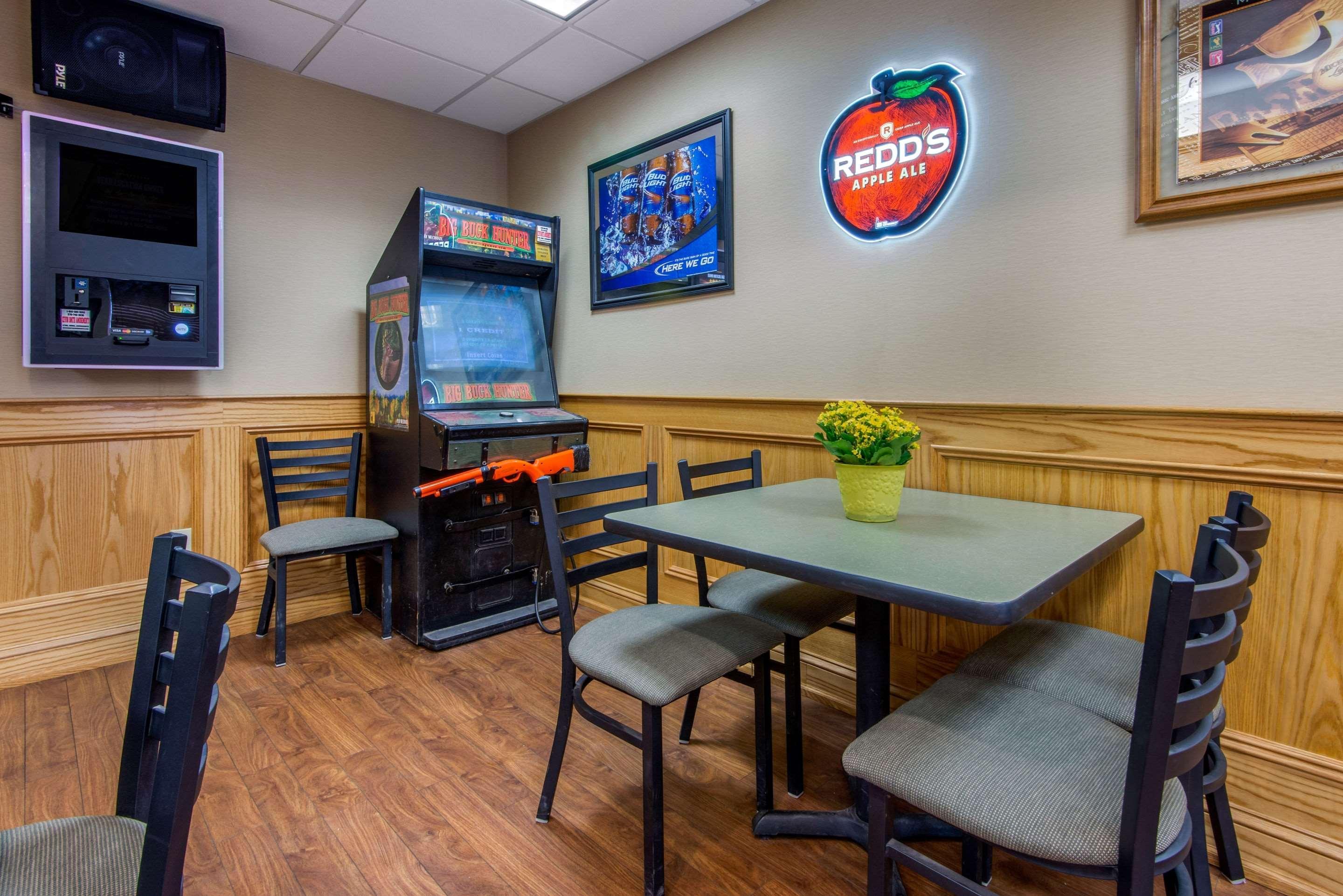 Quality Inn & Suites Mansfield Εξωτερικό φωτογραφία