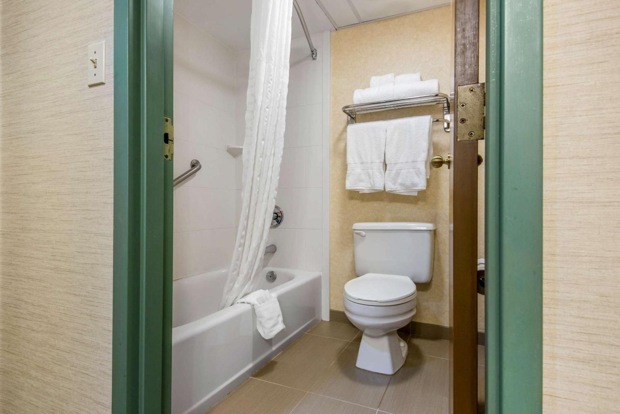 Quality Inn & Suites Mansfield Εξωτερικό φωτογραφία