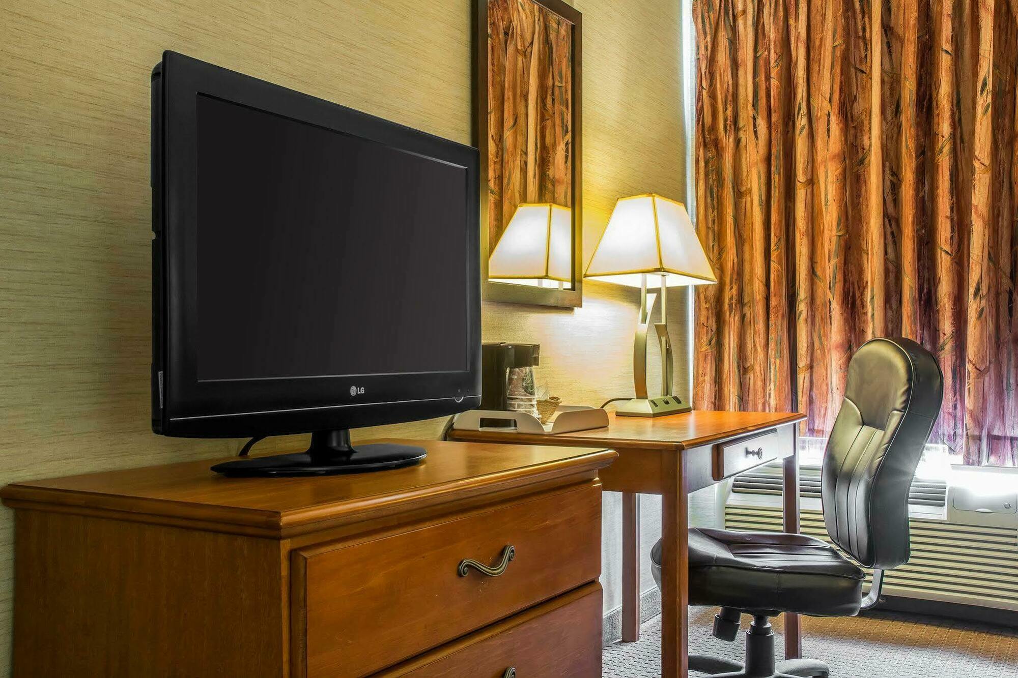 Quality Inn & Suites Mansfield Εξωτερικό φωτογραφία